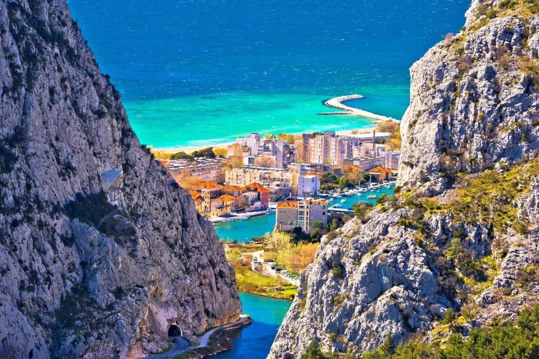 Апартаменти Amazing Sea View Оміш Екстер'єр фото